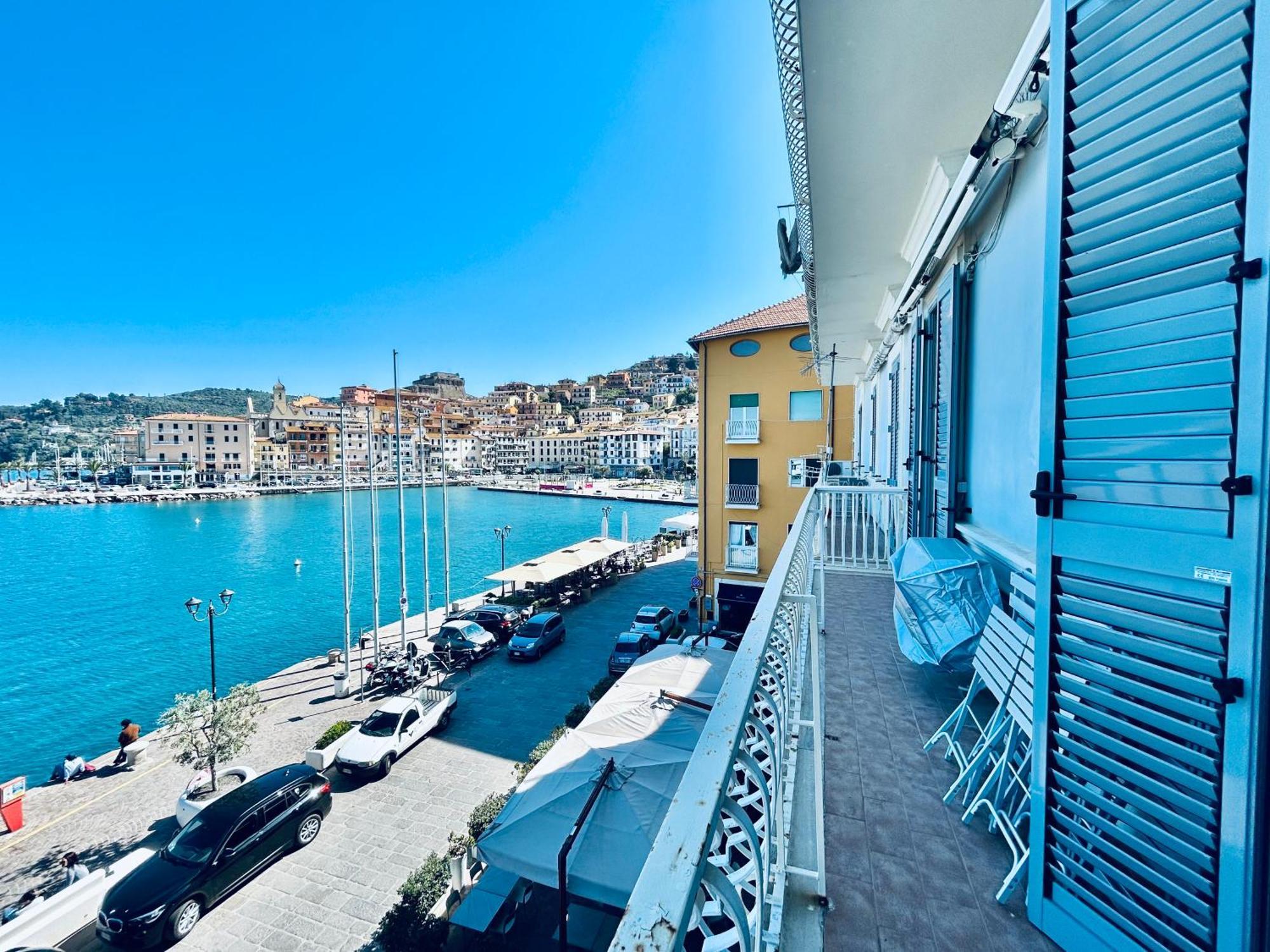 Molo 28 Beach Parking Ac Porto Santo Stefano  Exterior photo