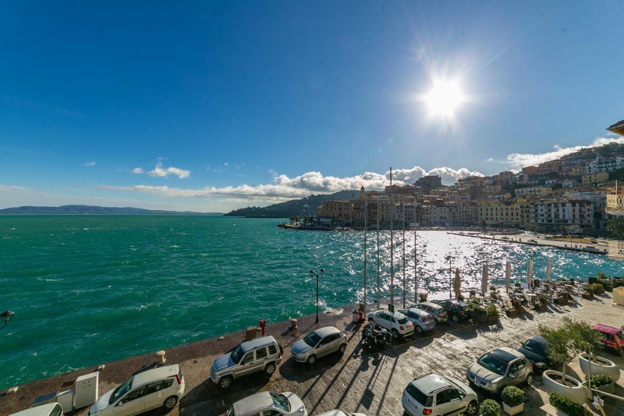 Molo 28 Beach Parking Ac Porto Santo Stefano  Exterior photo